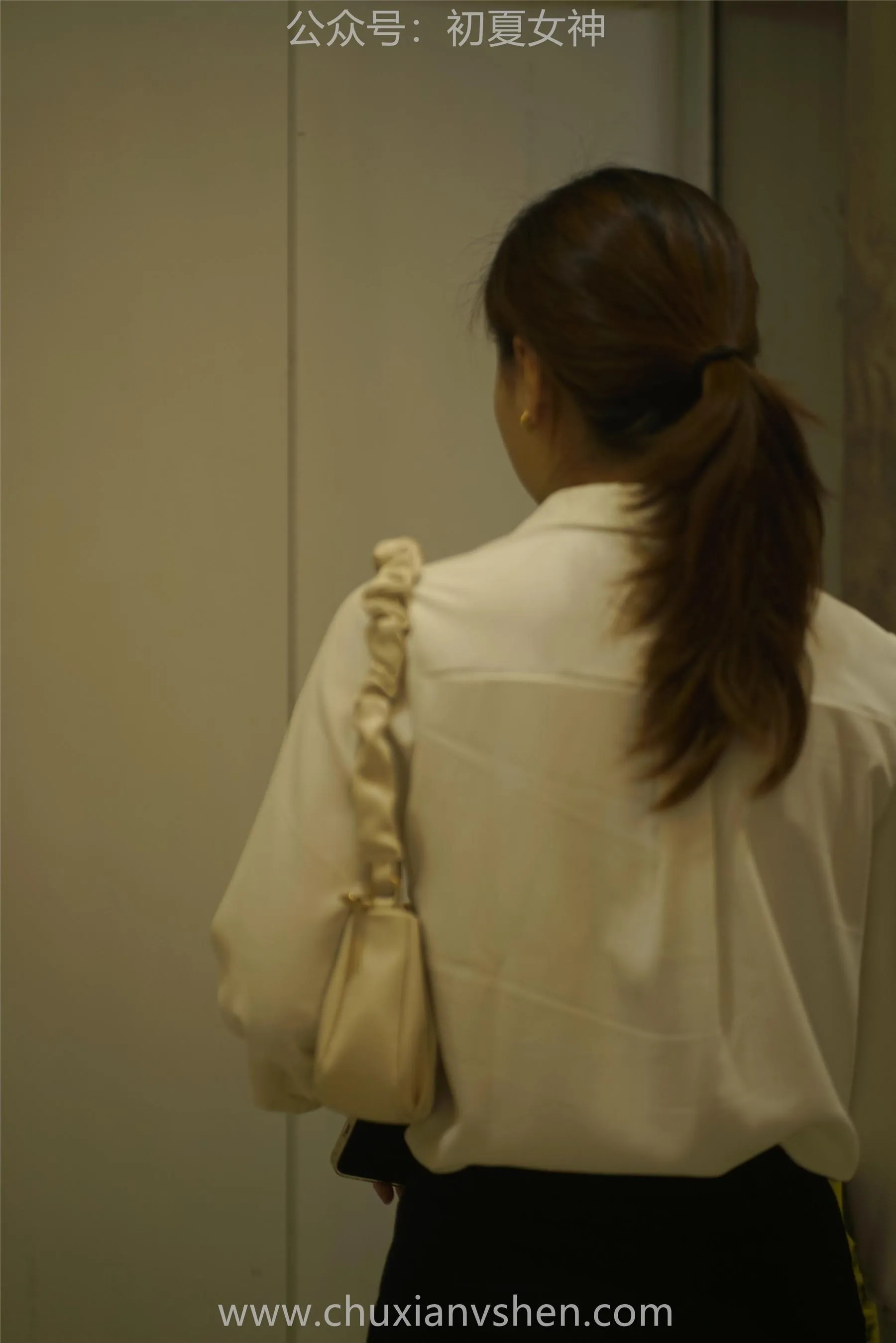 初夏女神 NO.060 小悦悦 职场小白 [129P]插图3